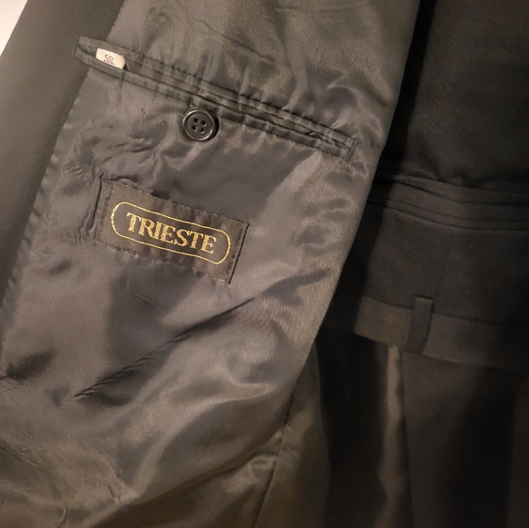 Trieste 2 piece suit - Picture 3 of 13